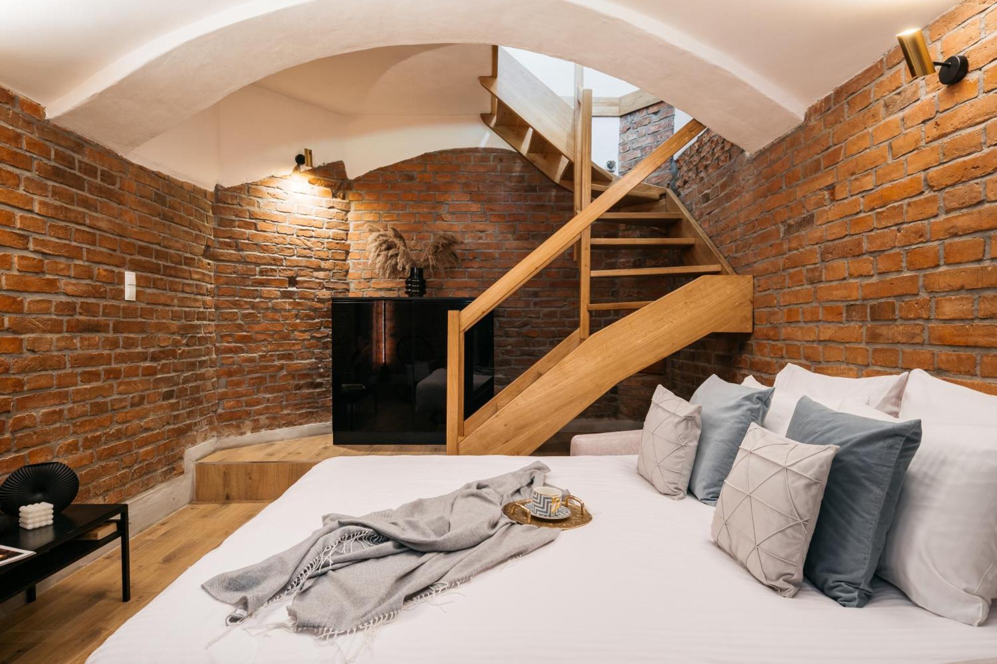 Old Town Oasis - Loftaffair Apartment คราคูฟ ภายนอก รูปภาพ