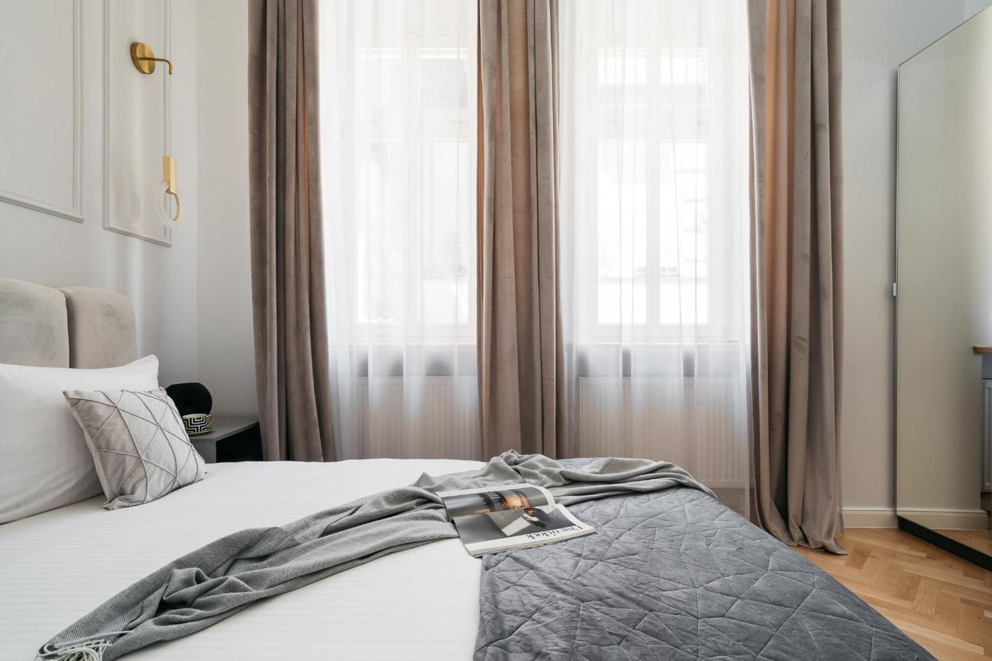 Old Town Oasis - Loftaffair Apartment คราคูฟ ภายนอก รูปภาพ