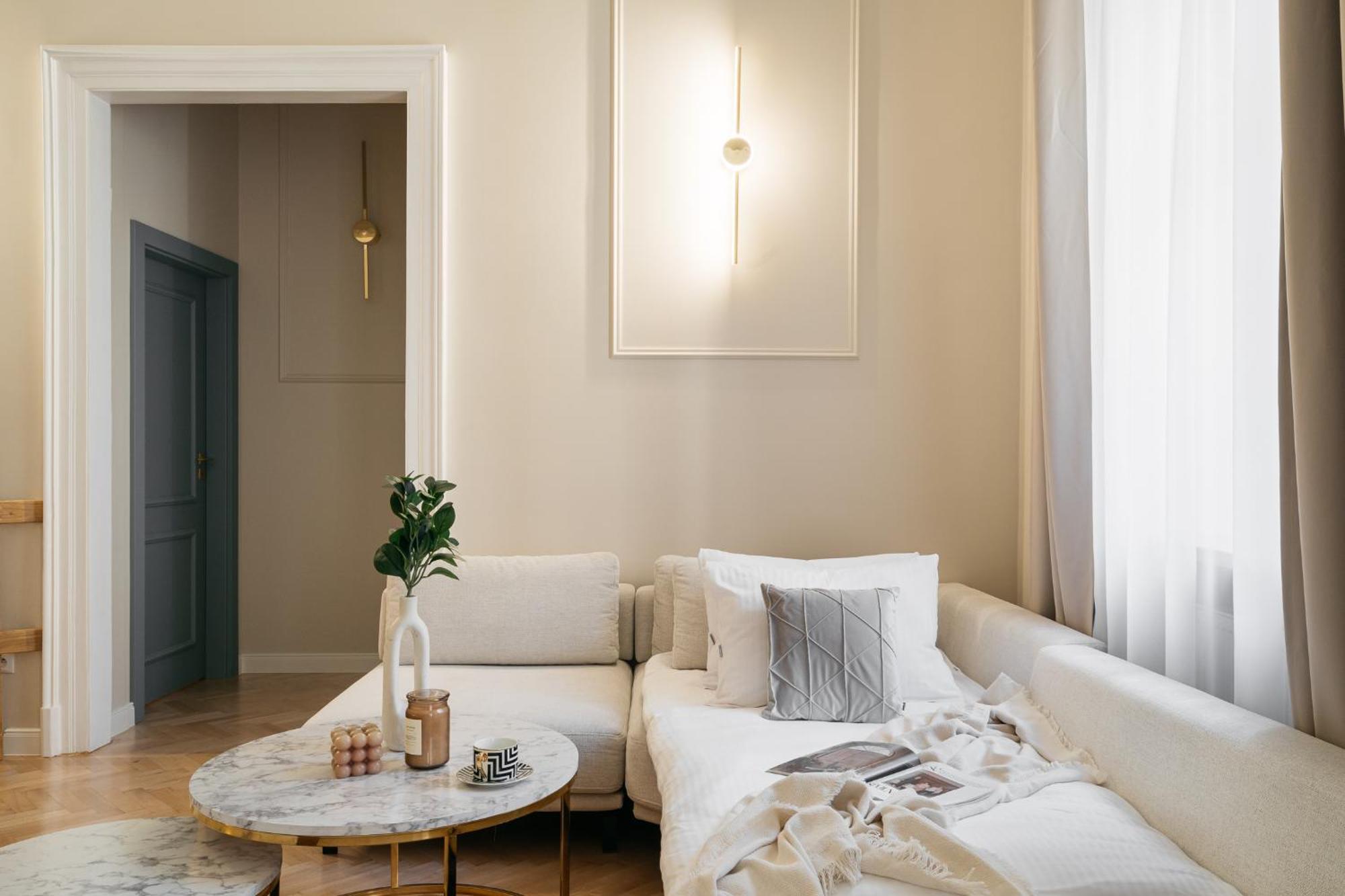 Old Town Oasis - Loftaffair Apartment คราคูฟ ภายนอก รูปภาพ